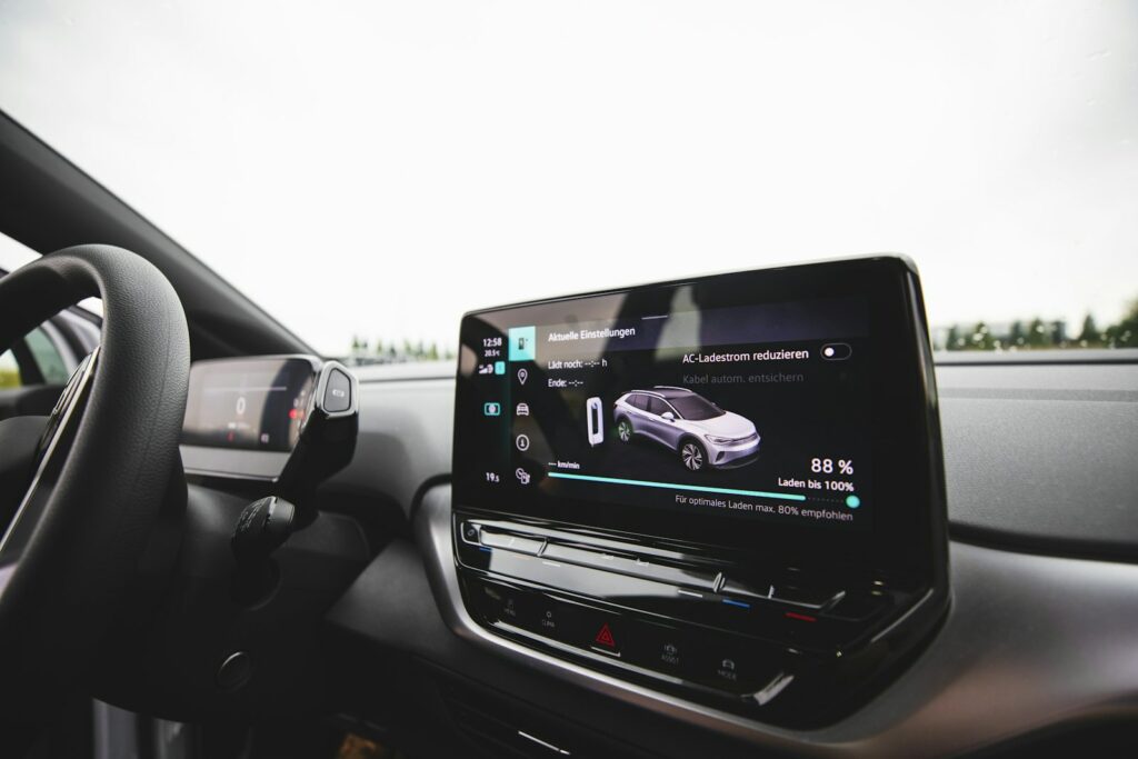 Armaturenbrett eines Elektrofahrzeugs mit verbleibender Reichweite