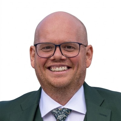 Emanuel, Kommunikationsmanager